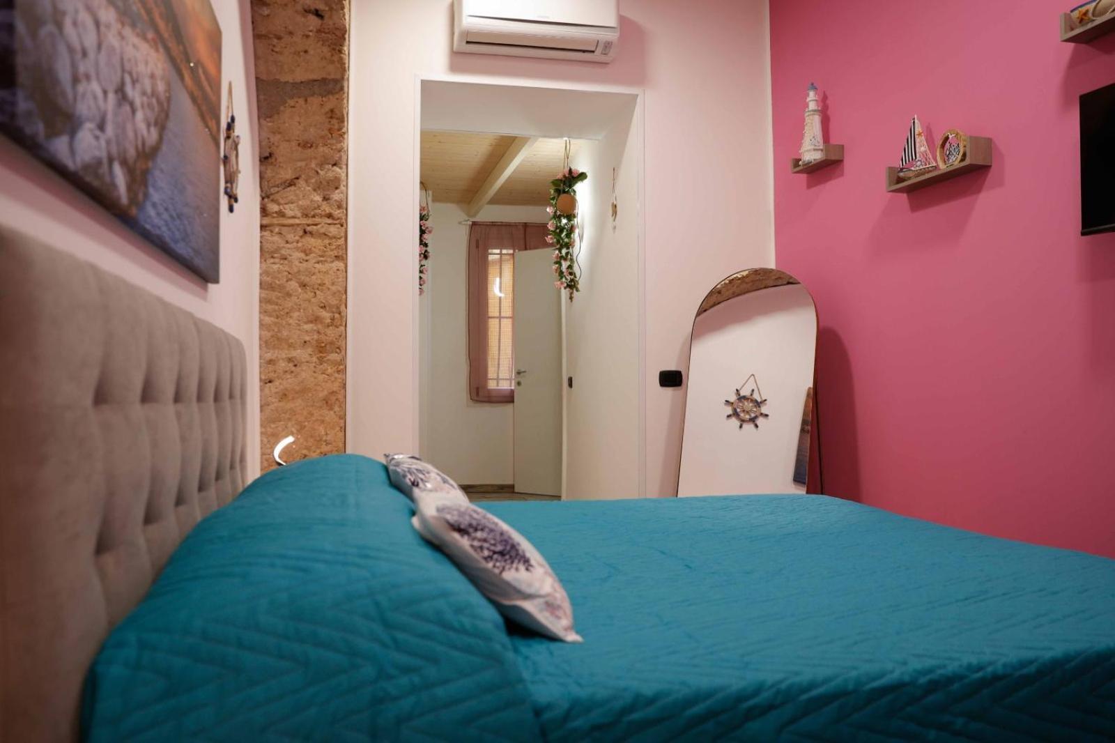Stay In The Heart Of Salerno - Near The Duomo "La Finestra Sul Borgo" Ngoại thất bức ảnh