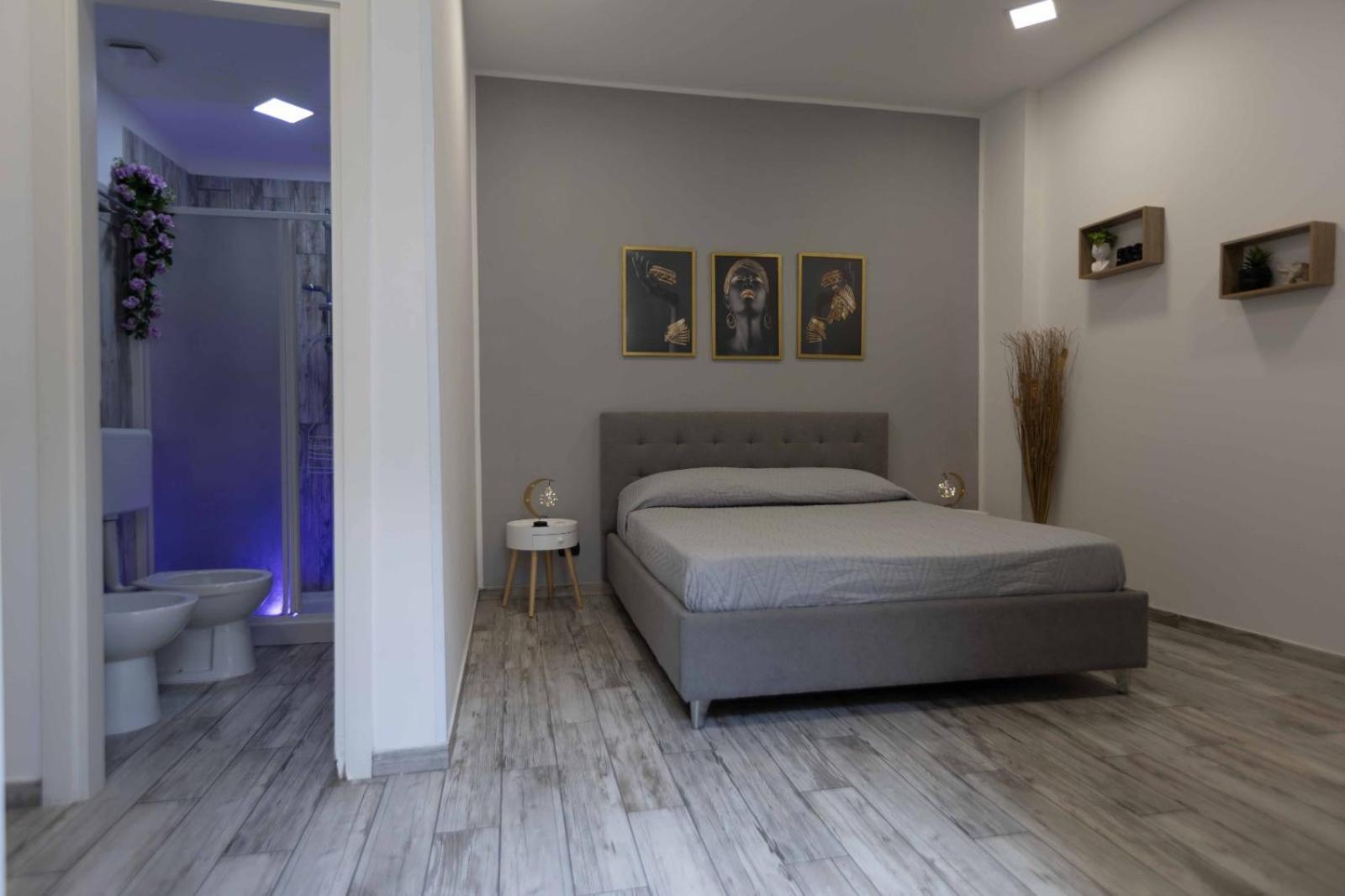 Stay In The Heart Of Salerno - Near The Duomo "La Finestra Sul Borgo" Ngoại thất bức ảnh